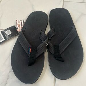Men’s black rainbow sandals size large